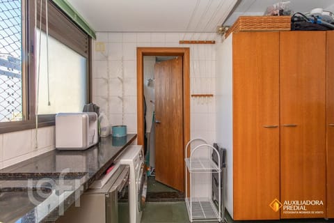 Image 29 - 223775